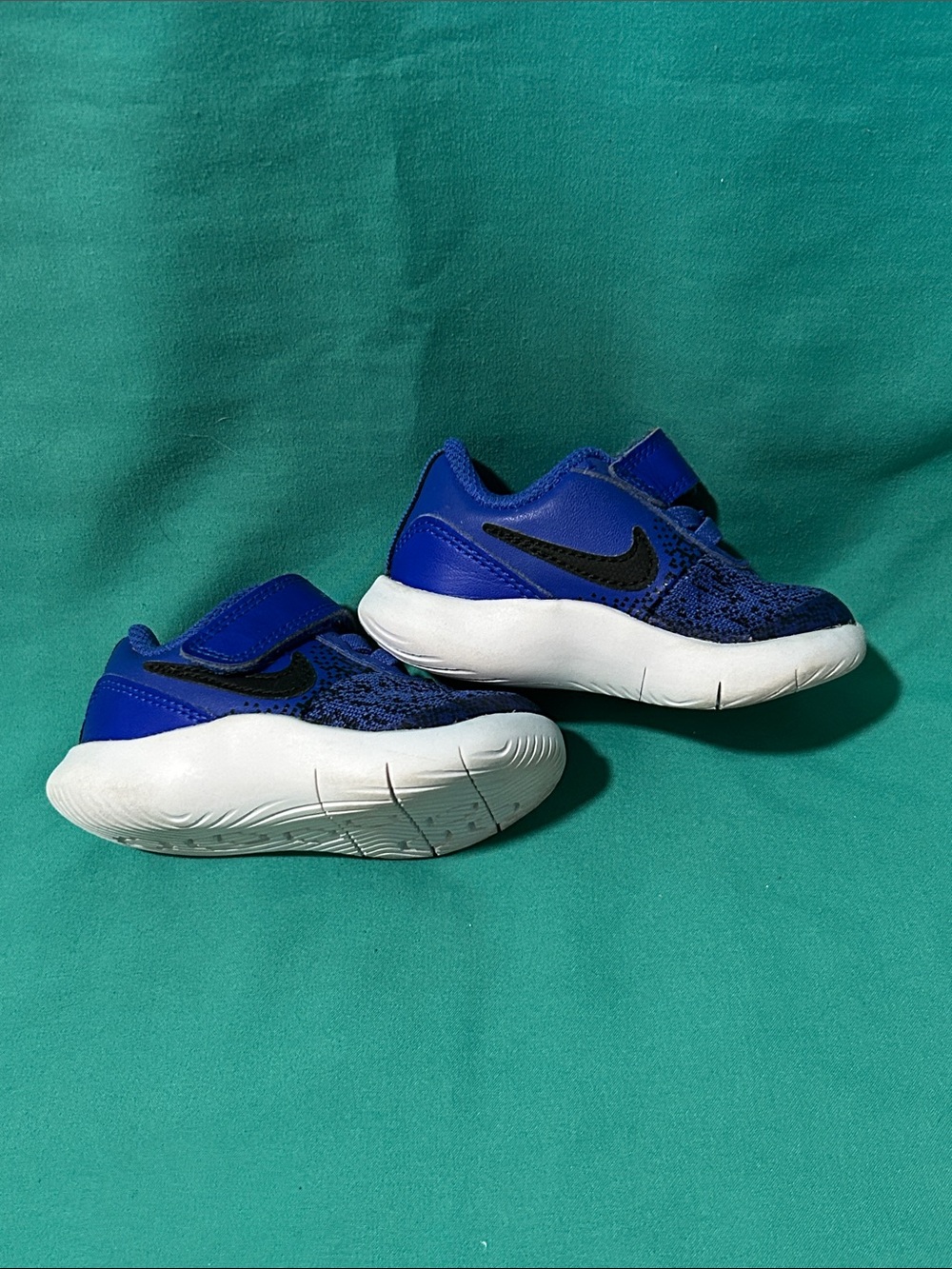 Nike Kids Royal Blue & Black Hook-and-Loop Sneakers Sz: 3c